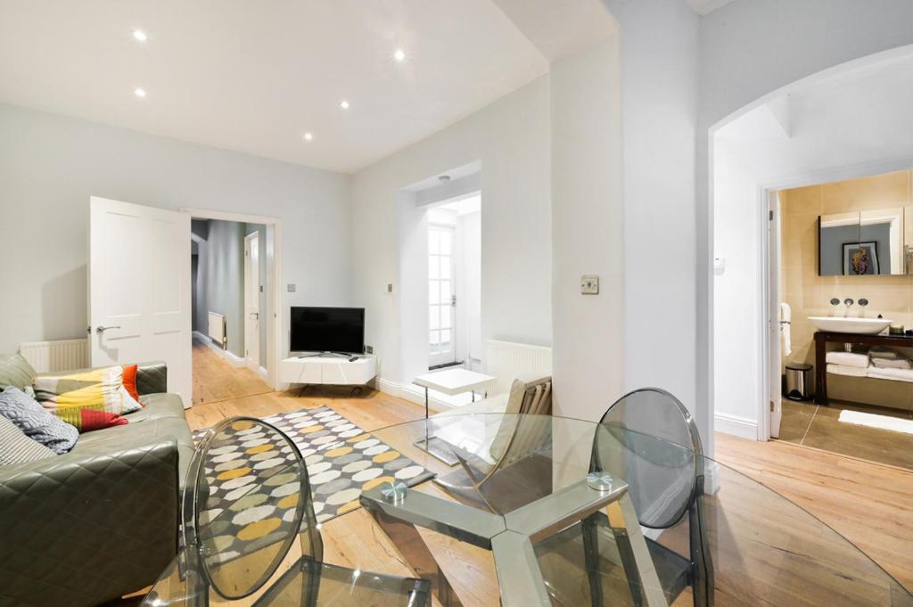 런던 Cozy Hideaway In South Ken! 아파트 외부 사진