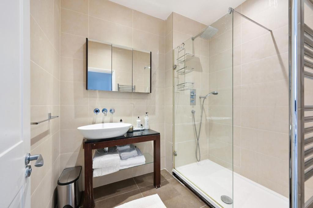 런던 Cozy Hideaway In South Ken! 아파트 외부 사진