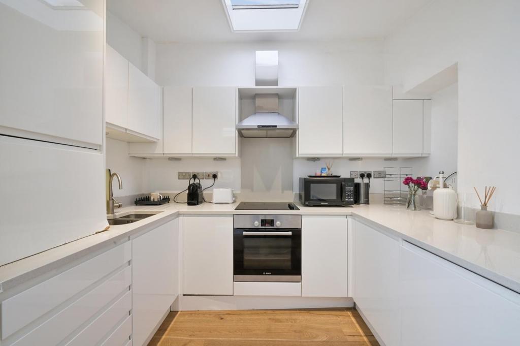 런던 Cozy Hideaway In South Ken! 아파트 외부 사진